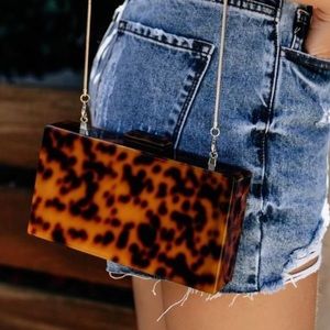 🆕 Vici - acrylic box clutch/crossbody